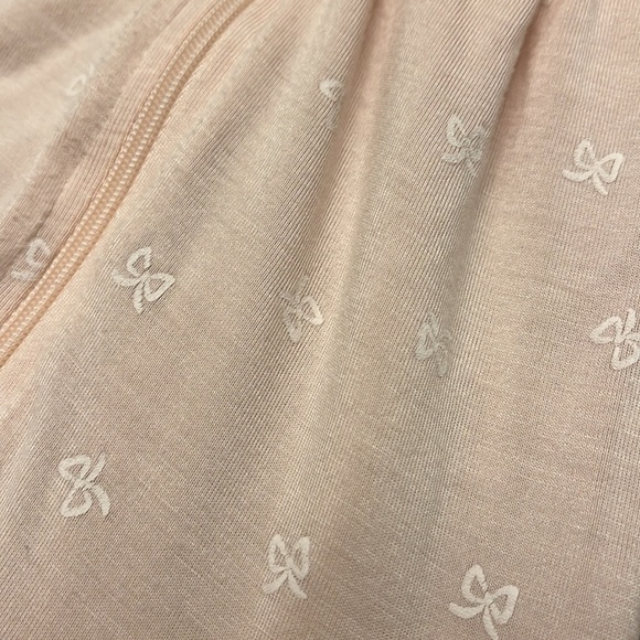 Milkberry Baby Girl Bamboo Set of 2 Footie Sleepers 6-9 months dog bows like new - Picture 4 of 5